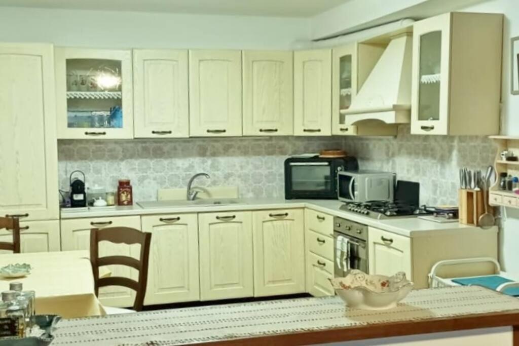 Brezza Marina - Appartamento In Villa Fronte Mare Trieste Eksteriør billede