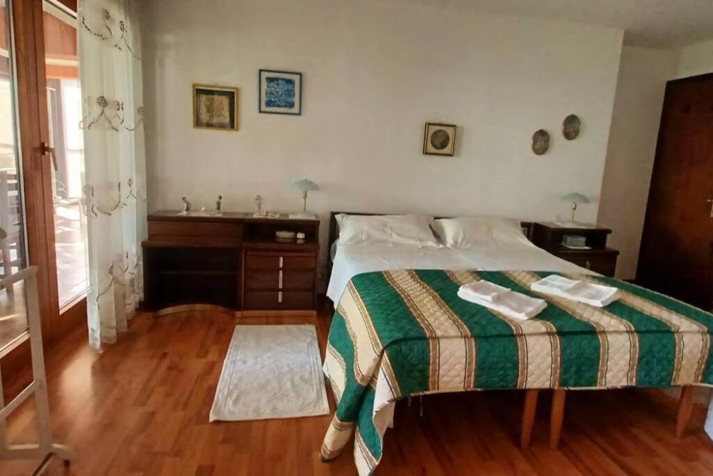 Brezza Marina - Appartamento In Villa Fronte Mare Trieste Eksteriør billede