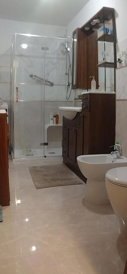 Brezza Marina - Appartamento In Villa Fronte Mare Trieste Eksteriør billede